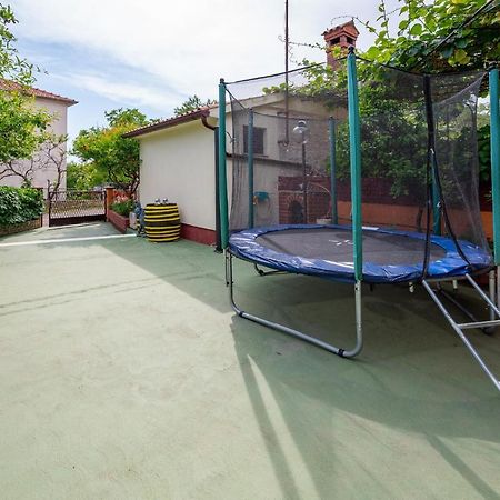 1 Bedroom Amazing Apartment In Peruški Exteriör bild