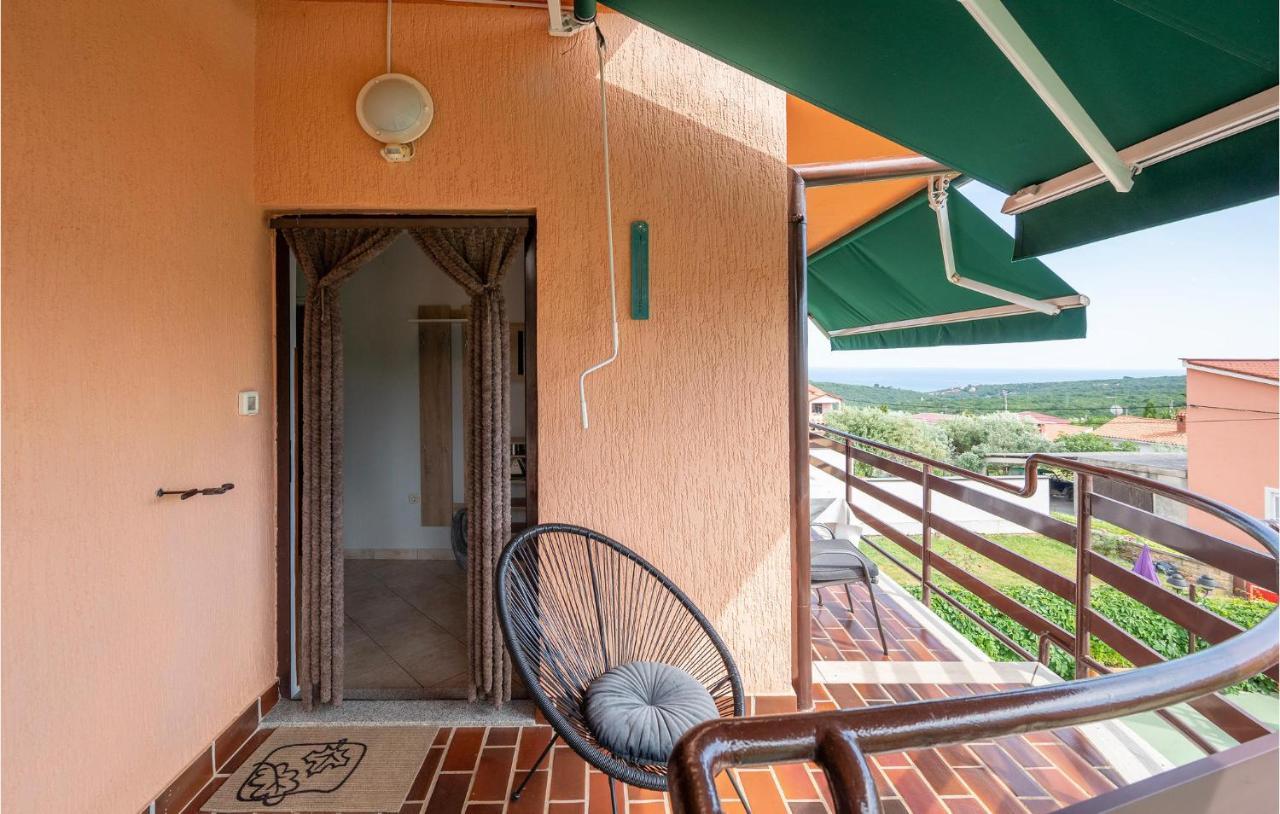 1 Bedroom Amazing Apartment In Peruški Exteriör bild