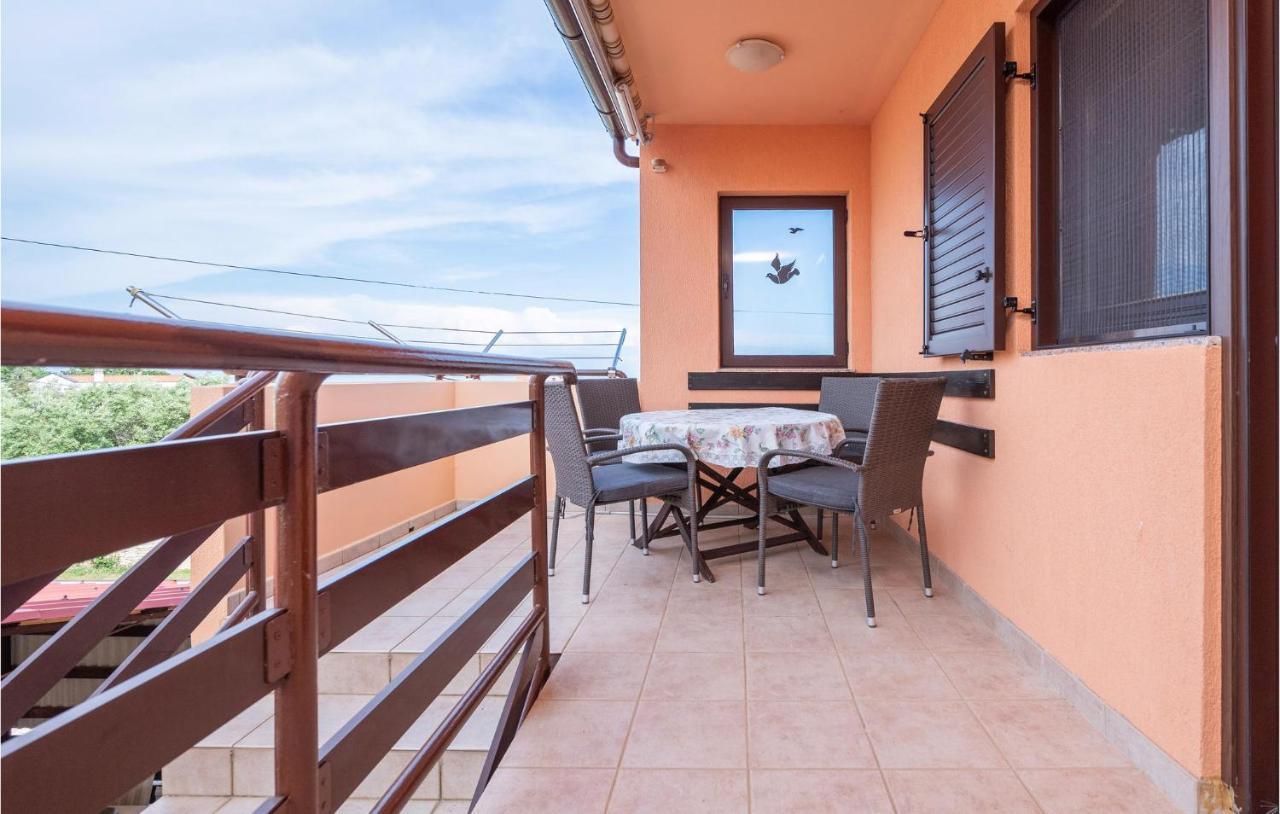 1 Bedroom Amazing Apartment In Peruški Exteriör bild