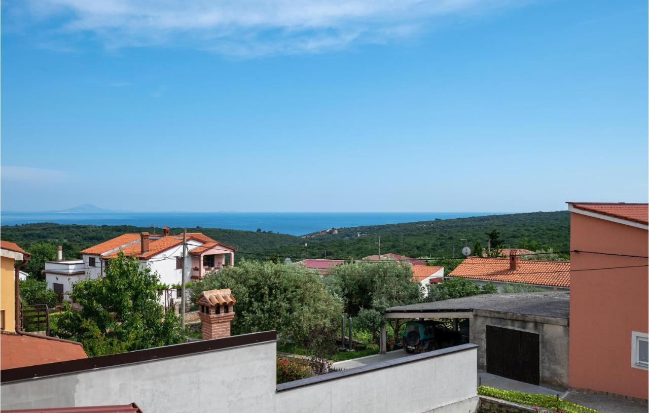 1 Bedroom Amazing Apartment In Peruški Exteriör bild